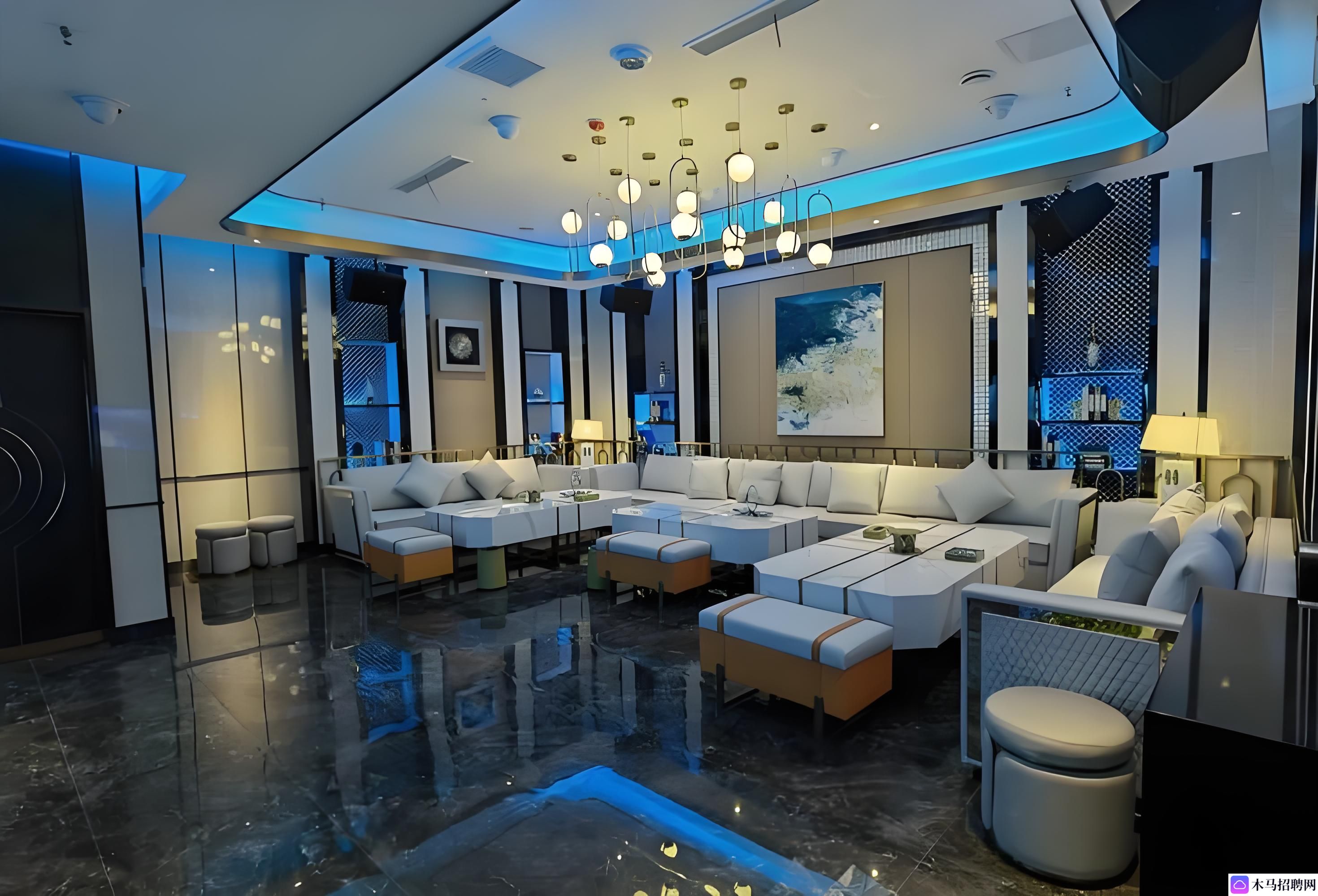 探索郑州：不同国家风情酒吧的魅力